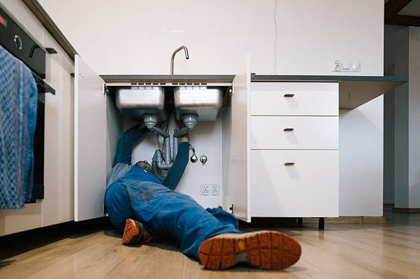 Professional Plumbing technician working in La Verkin, UT
